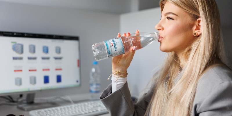 Woda do biura od wodadlafirmy.pl: zamawiaj prosto od producenta!