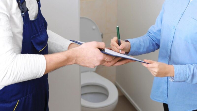Pomieszczenie socjalne i sanitarne: wymogi sanepidu i przepisy BHP