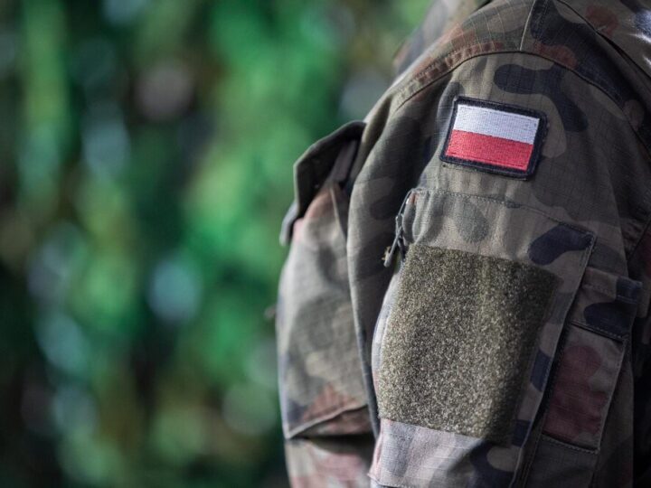 Czy wojsko wlicza się do stażu pracy? Zasady zaliczania służby