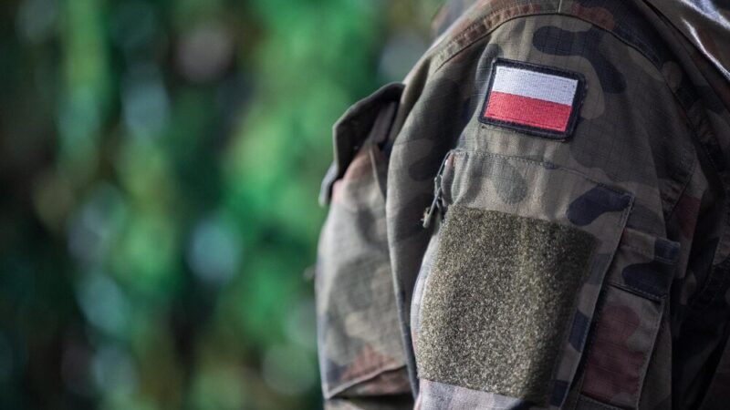 Czy wojsko wlicza się do stażu pracy? Zasady zaliczania służby
