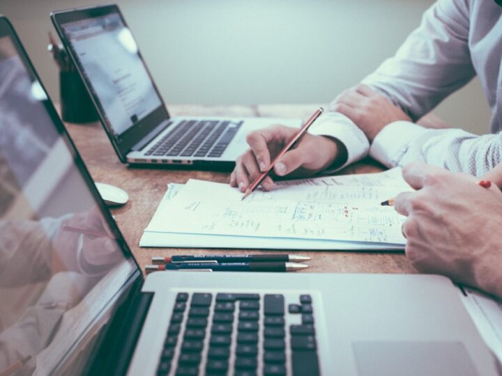 Asset management – czym jest i jak działa w praktyce?